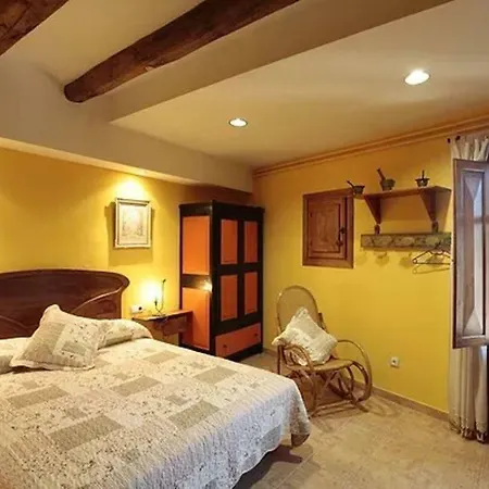 La Casa Blava Del Segre Holiday home Ponst